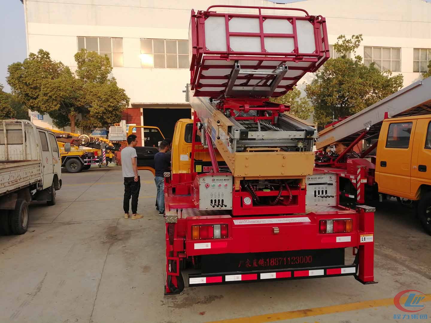 江铃国六云梯搬家车，江铃33米云梯搬家车
